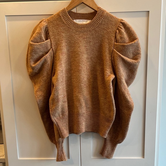 Astr the Label Women's Tan Puff Sleeve Sweater - Picture 2 of 5